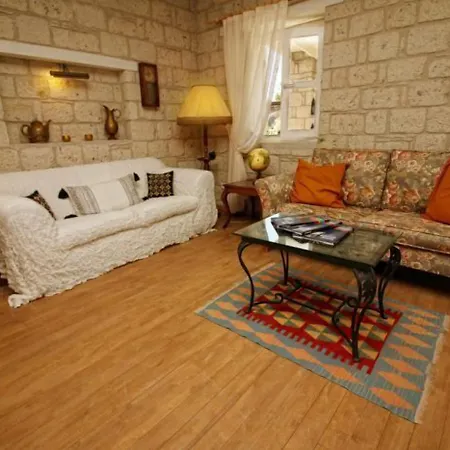 By Zeyno Butik 호텔