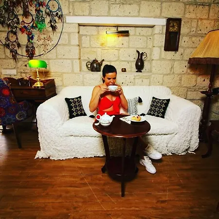 By Zeyno Butik 호텔 알라카티