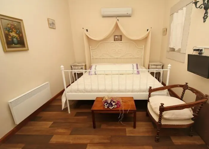 By Zeyno Butik 2* Alacati