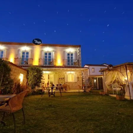 Ξενοδοχείο By Zeyno Butik