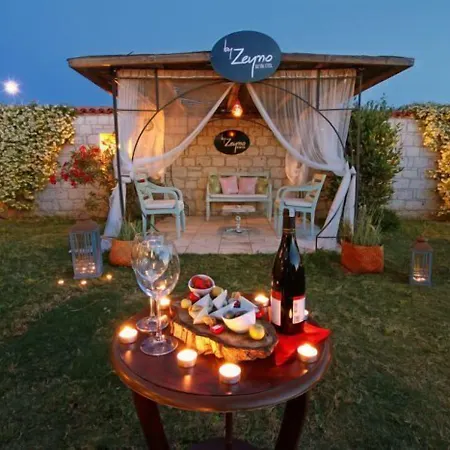 Ξενοδοχείο By Zeyno Butik 2*